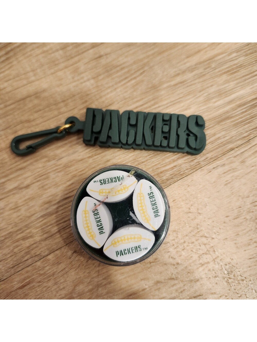 NOS Russ Berrie Green Bay Packers Set of 4 Erasers in Case & Keychain
